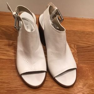 Zara women white sandal size 8.5